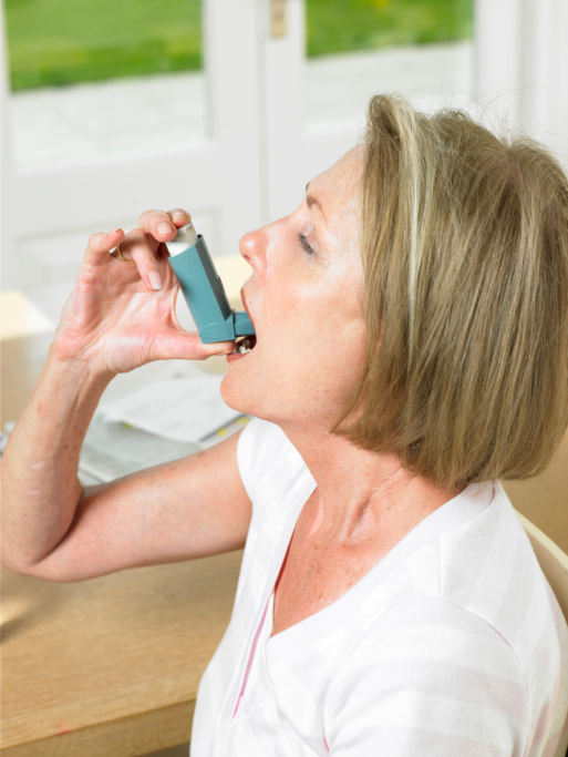 woman-with-inhaler