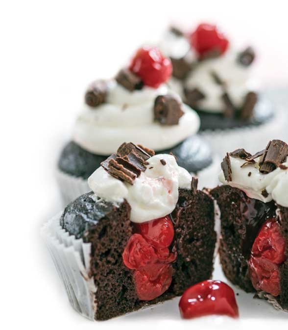 Cherry-Filled-Cup-Cakes